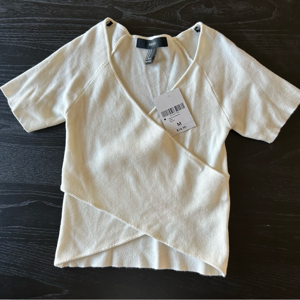 New Ivory short sleeve crop top by Forever 21.
